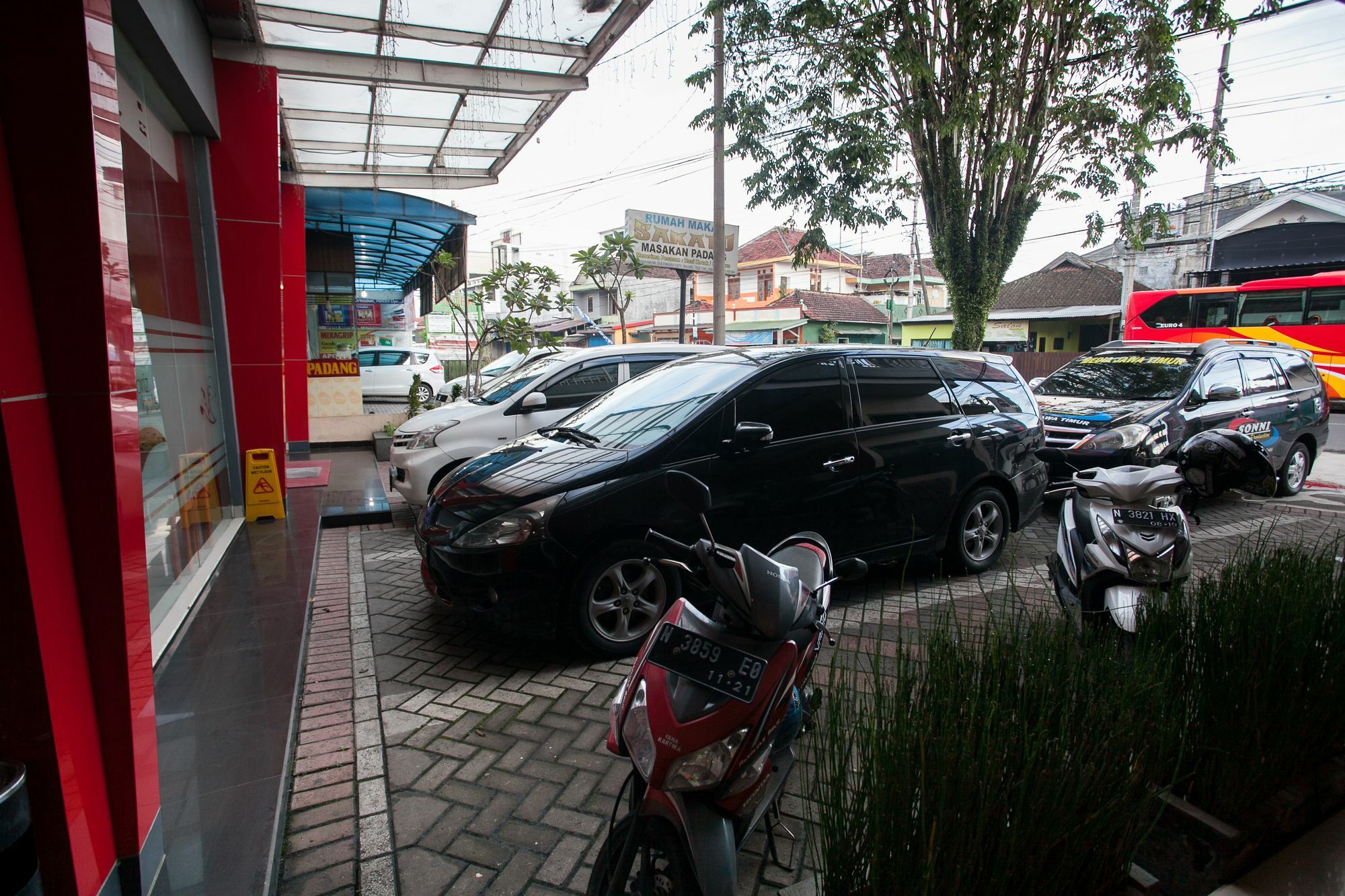 Reddoorz Near Hawaii Water Park Hotel Malang Exterior photo